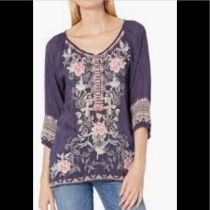 Johnny was blouse size small